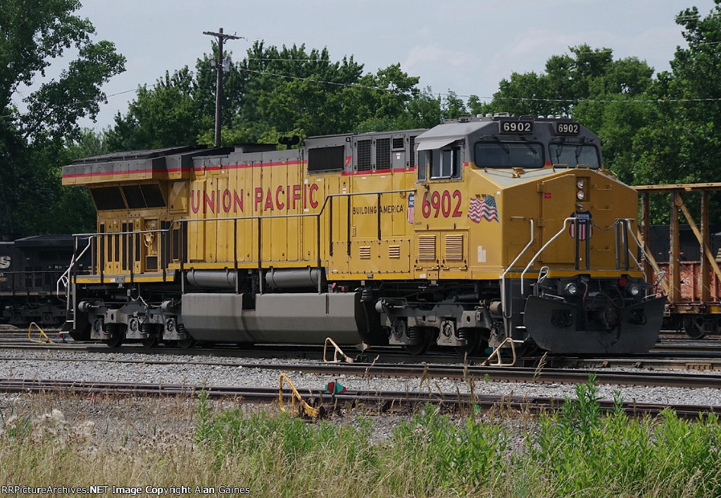 UP 6902